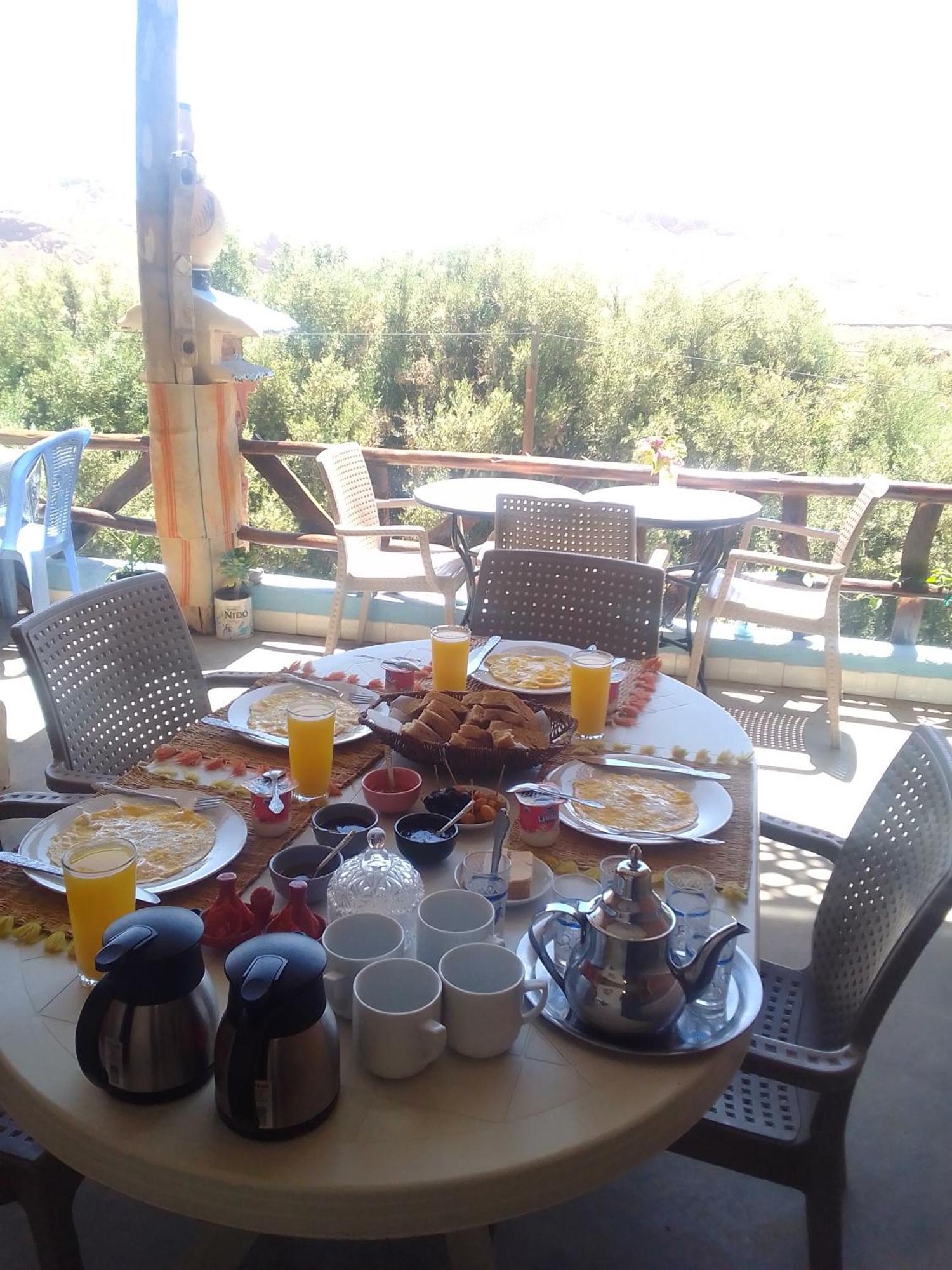 Hotel Restaurant Ait Saderat Boumalne Екстериор снимка
