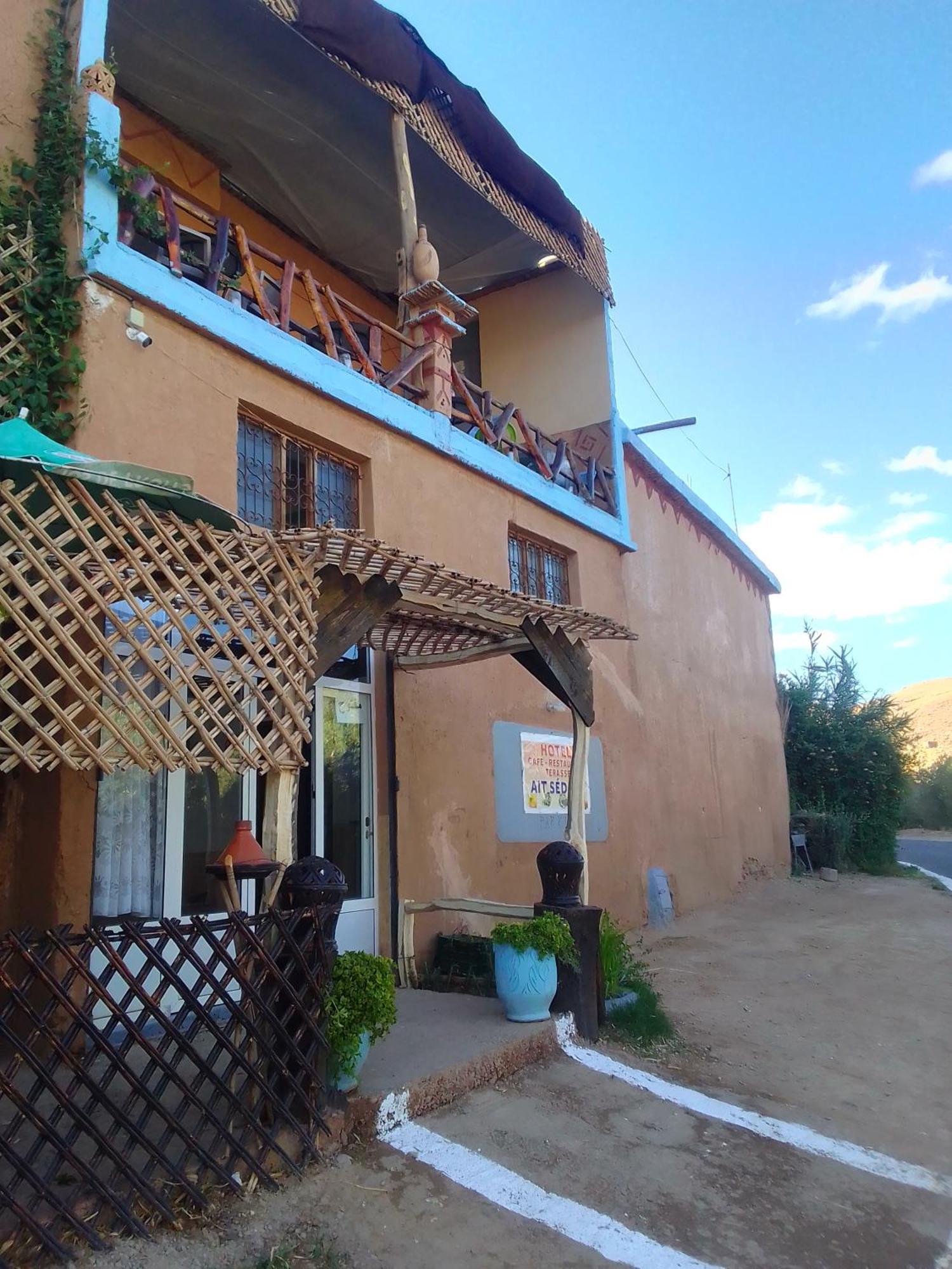 Hotel Restaurant Ait Saderat Boumalne Екстериор снимка