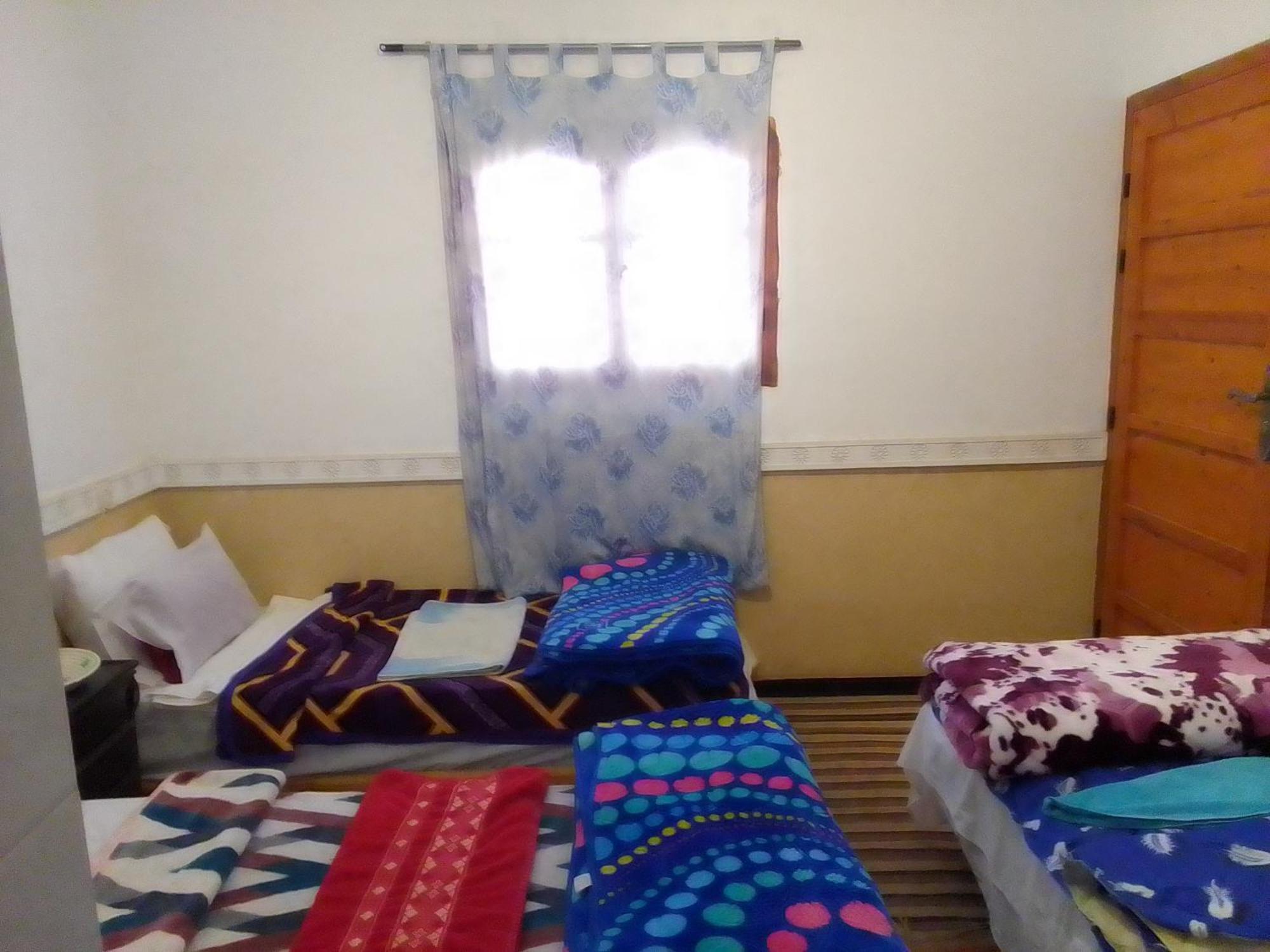 Hotel Restaurant Ait Saderat Boumalne Стая снимка